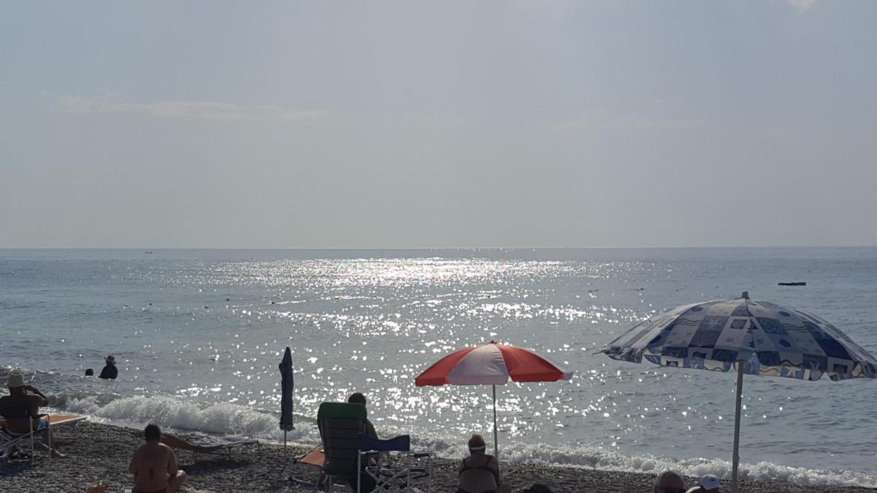 شقة Albenga Sul Mare Famiglie Ed Amici Fino 10 Posti المظهر الخارجي الصورة